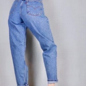 Vintage Levi's 550 relaxed ,tapered leg Mom Jean